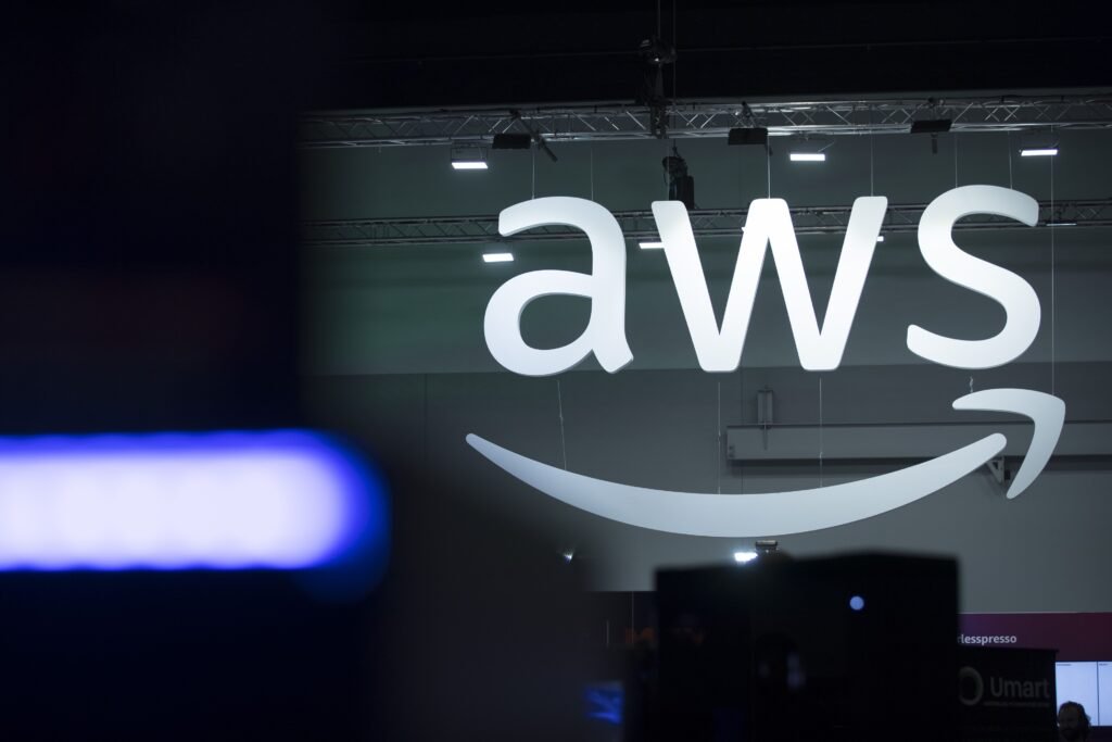 Impacto do Apagão da AWS no Mercado Imobiliário e Digital