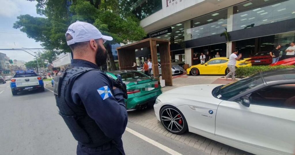 Balneário Camboriú: Supercarros de Luxo e Fiscalização
