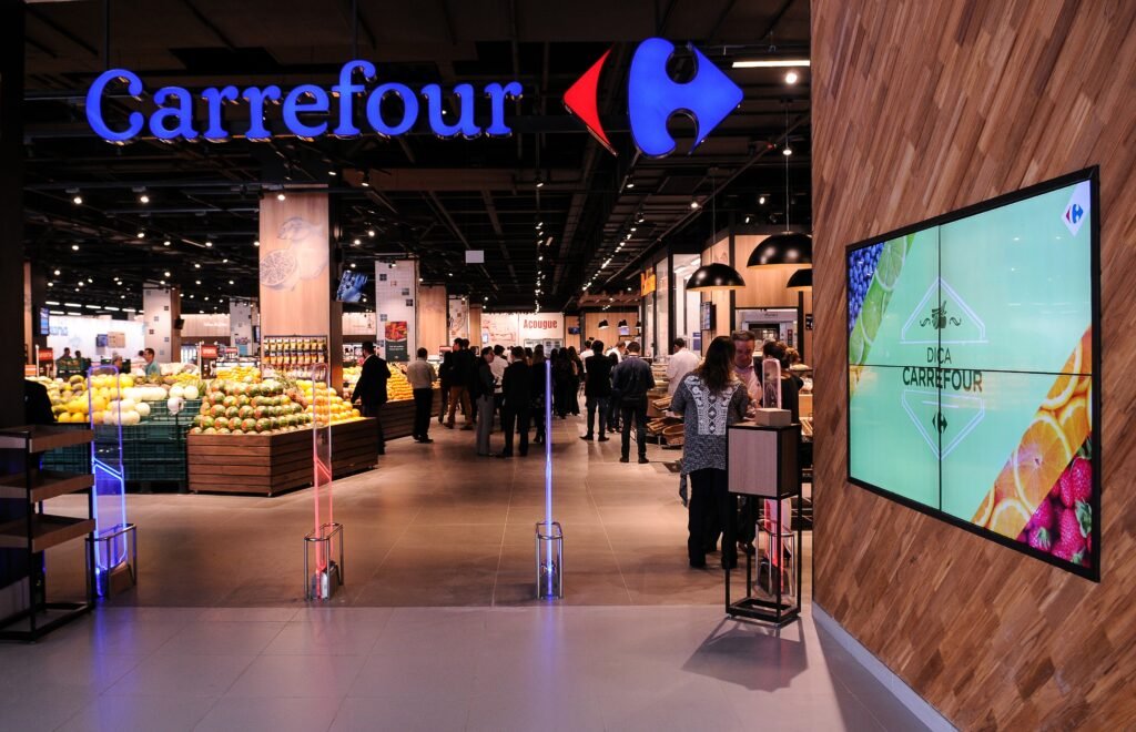 Carrefour: Venda de Imóveis e Estratégia de Aluguel