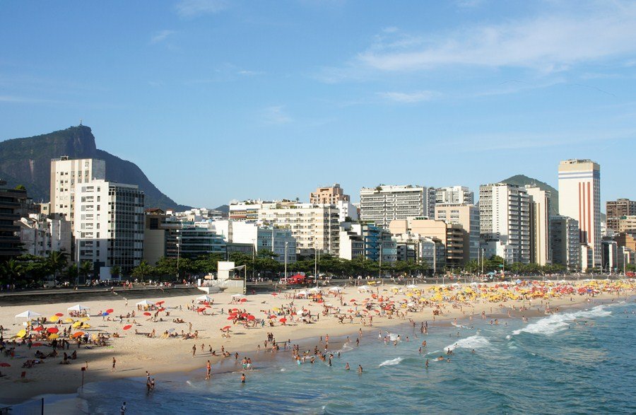 Conflito no Leblon: Moradores e Construtora em Debate