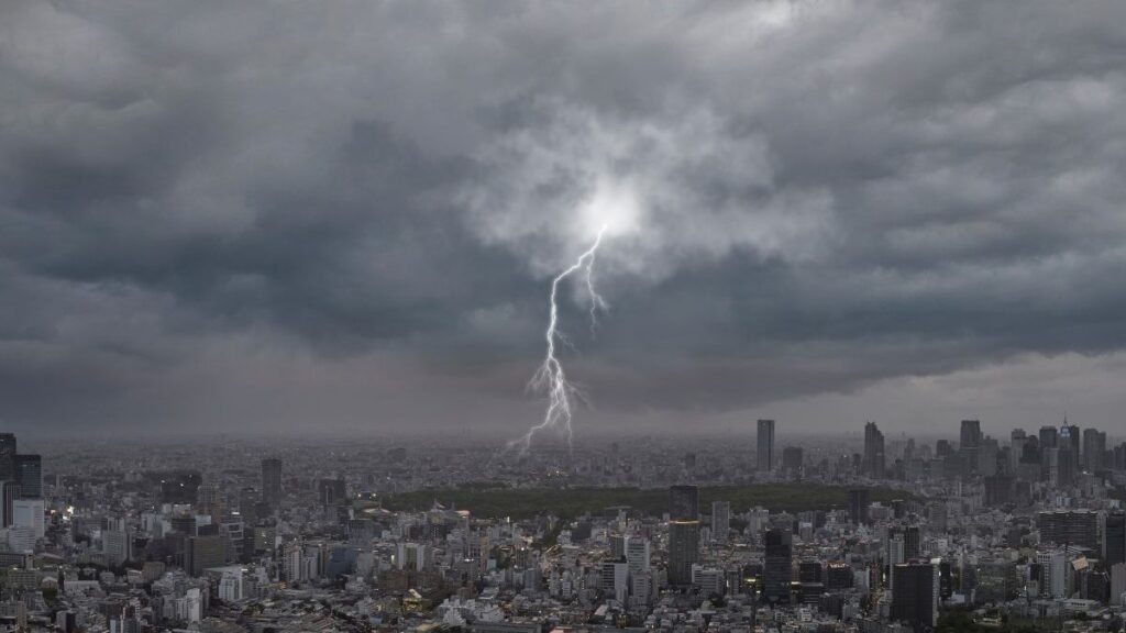 Chuvas Intensas em SC: O que Esperar e Como se Preparar