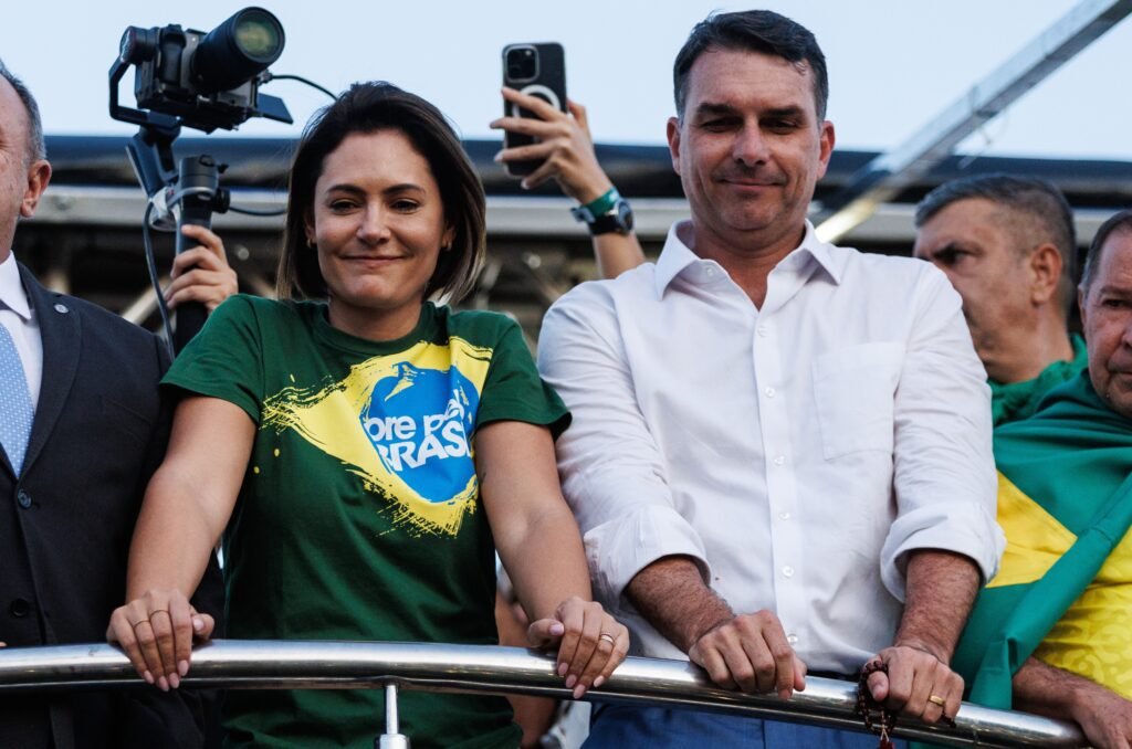 Mal-estar na Reunião do PL Após Prisão de Bolsonaro