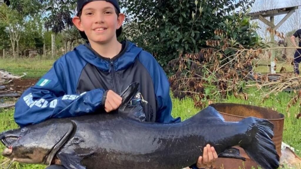 Adolescente de SC vence desafio de pesca impressionante