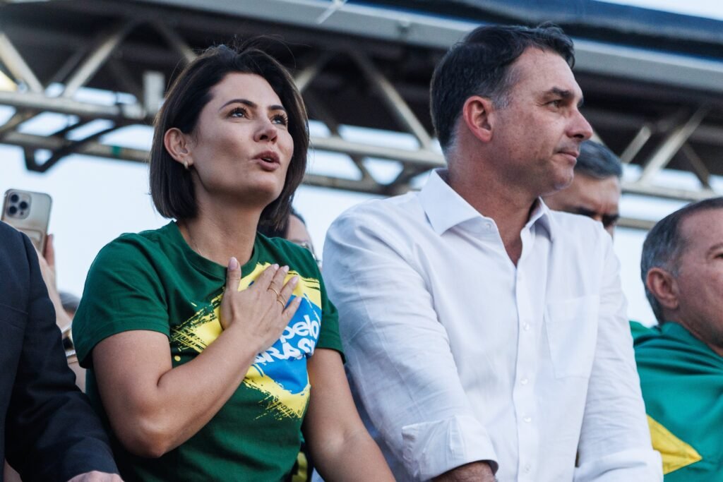 Conflito Familiar: O Papel de Michelle Bolsonaro no PL