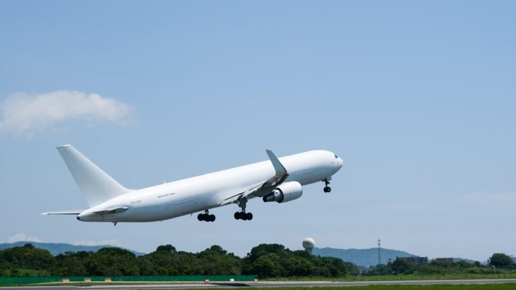 Novo Voo Cargueiro Revoluciona Logística em SC