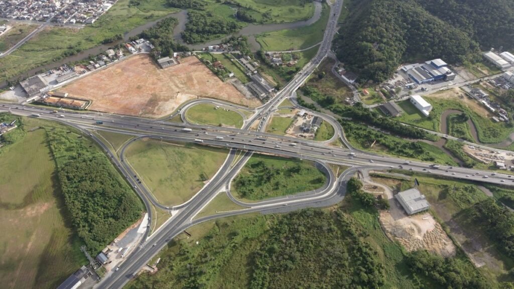 Impactos do Viaduto de R$ 60 Milhões em Itajaí