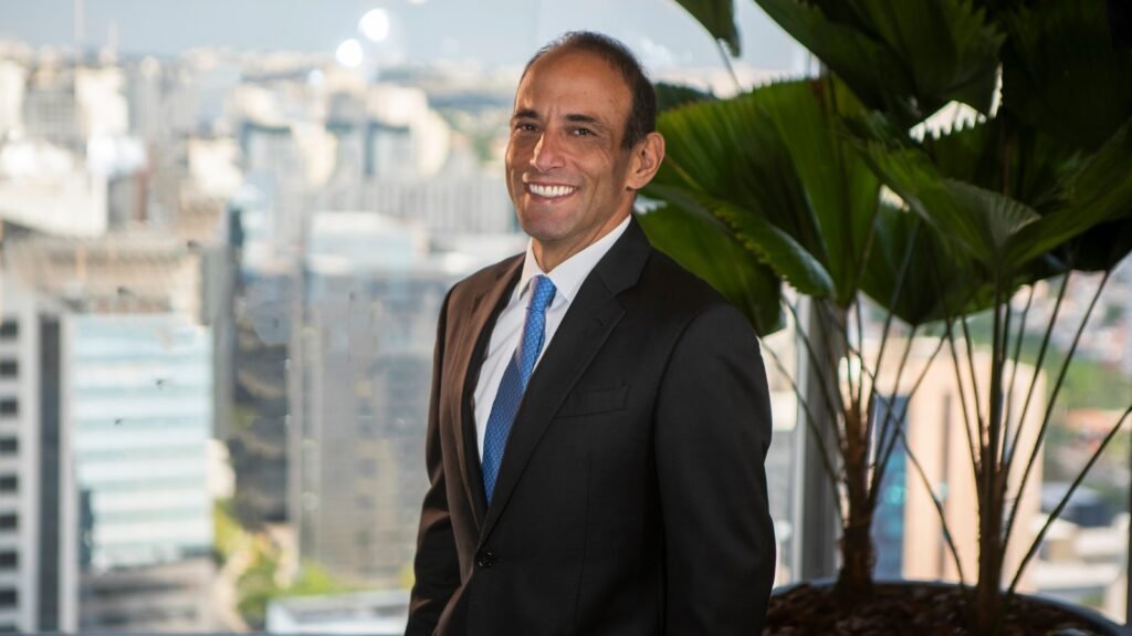 Patria Expande Portfólio com Aquisição de FIIs da RBR