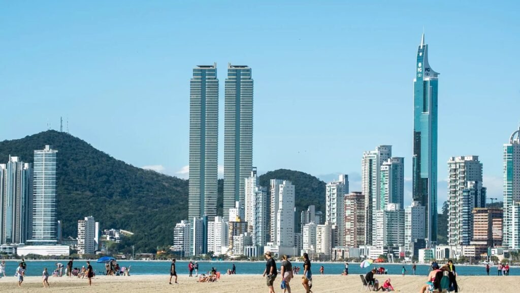 Cidades de SC lideram ranking de imóveis mais caros do Brasil