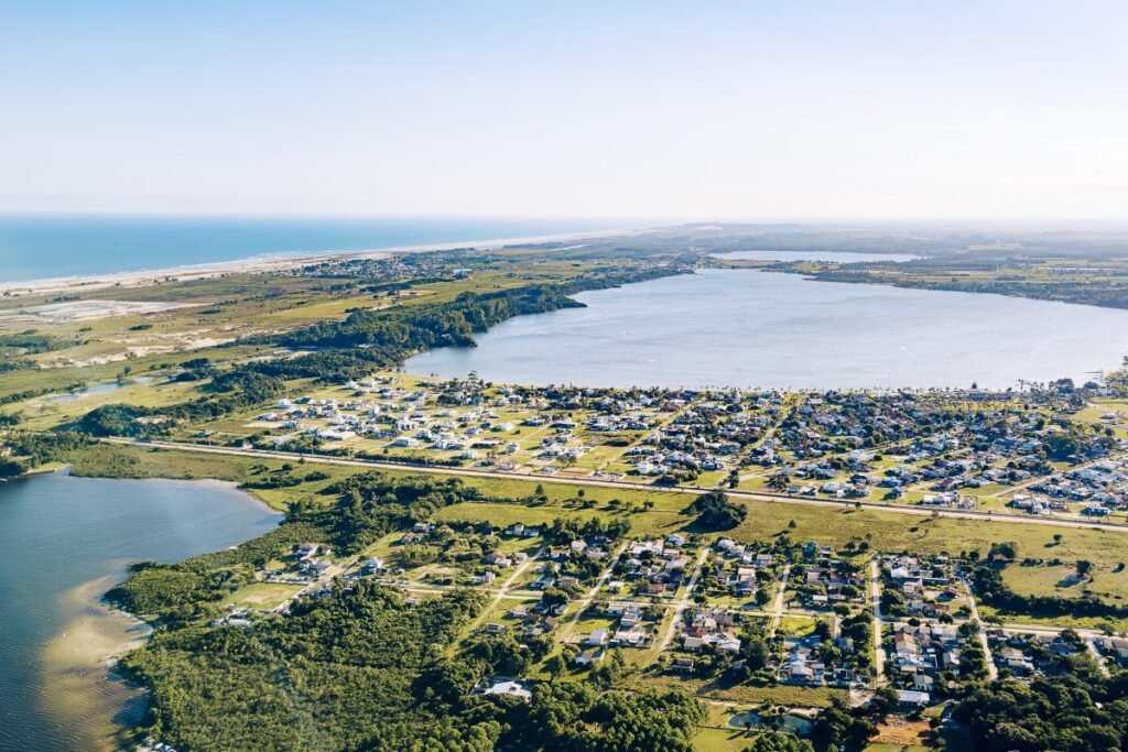 Oportunidades Imobiliárias em Cidade Litorânea de SC