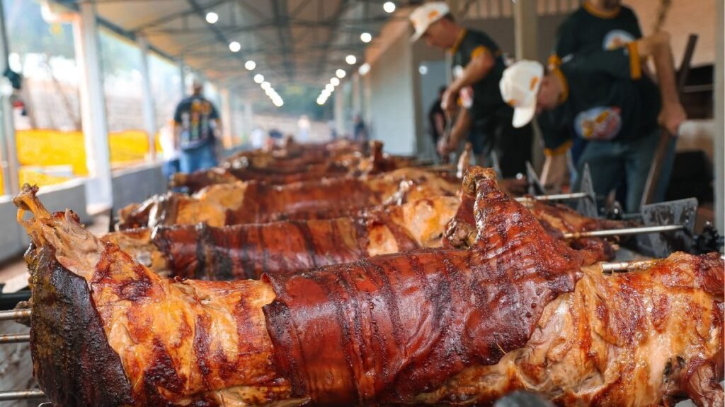 Festa Tradicional de Santa Catarina Atrai Turistas e Investidores