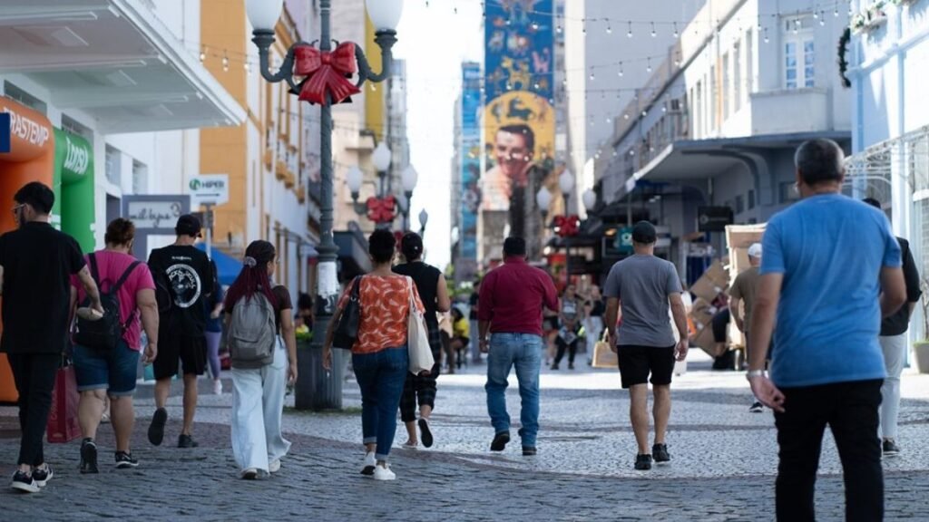 Desigualdade de Renda em Santa Catarina e Oportunidades de Investimento
