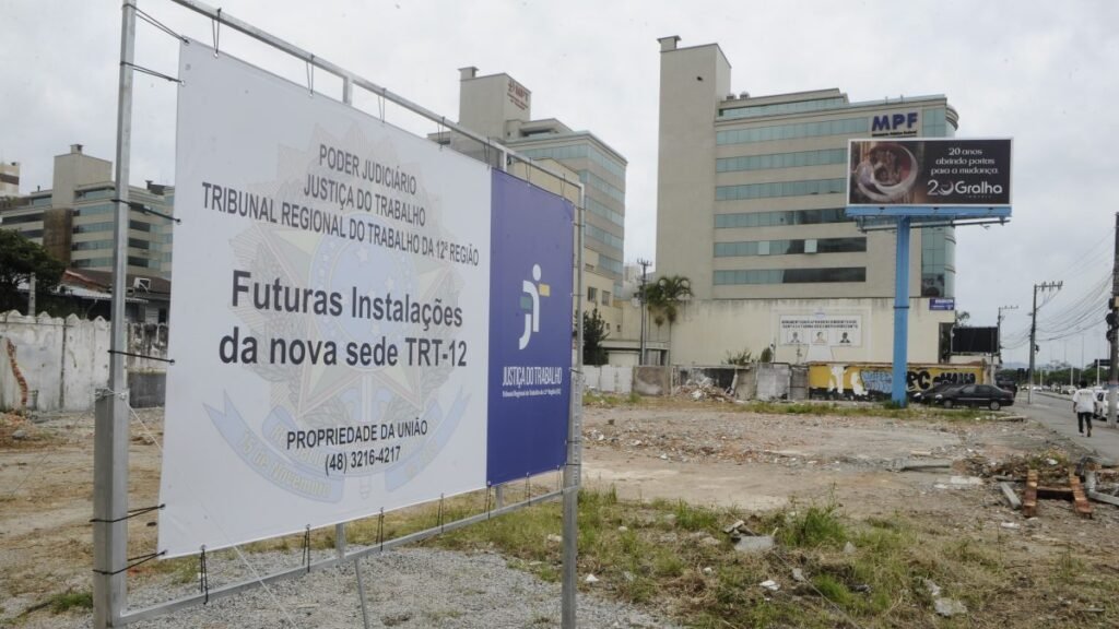 Novo Prédio do Tribunal à Beira-Mar de Florianópolis